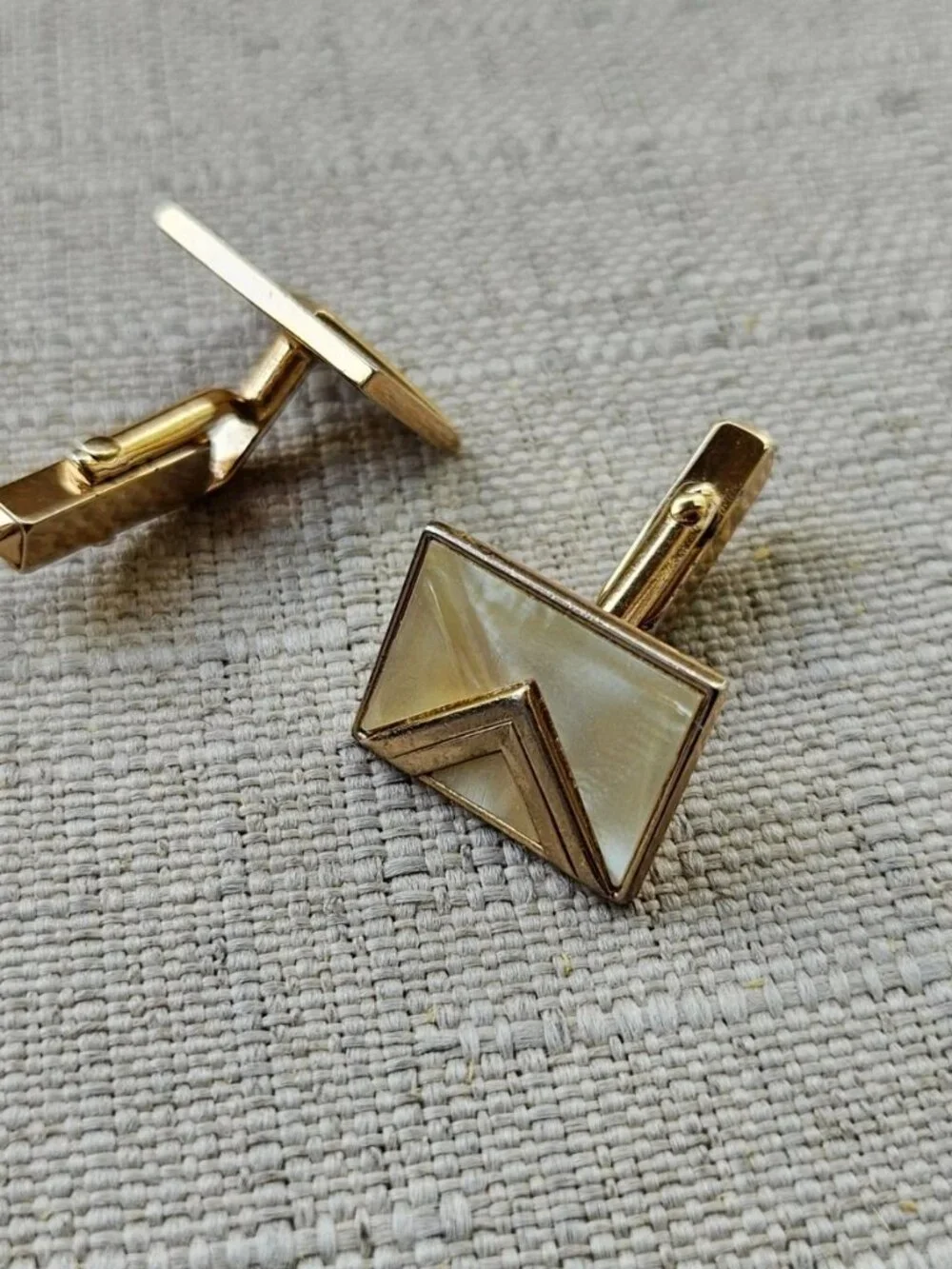 Vintage Swank Men Cufflinks Mother of Pearl Face Gold Tone Men Jewelry Cuff link
